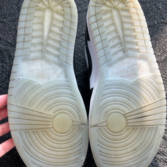 Jordan 1’s Men’s Black and White Lowtops - Picture 5 of 7